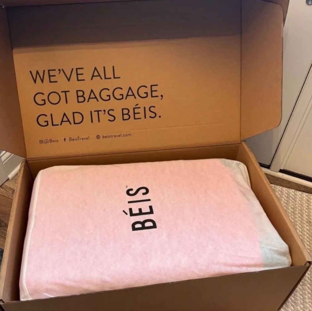 NWT Beis Creamsicle 🧡 Large Check-In Roller Luggage